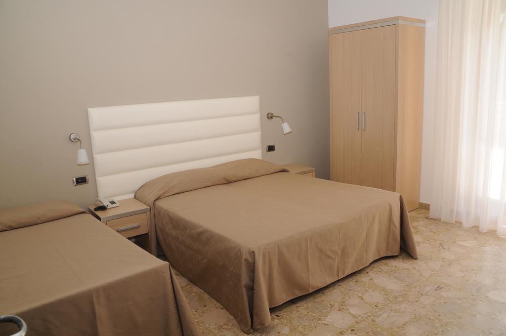 Hotel Florence San Benedetto del Tronto Exteriör bild